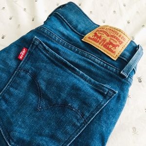 Levi’s 710 Super Skinny Jeans